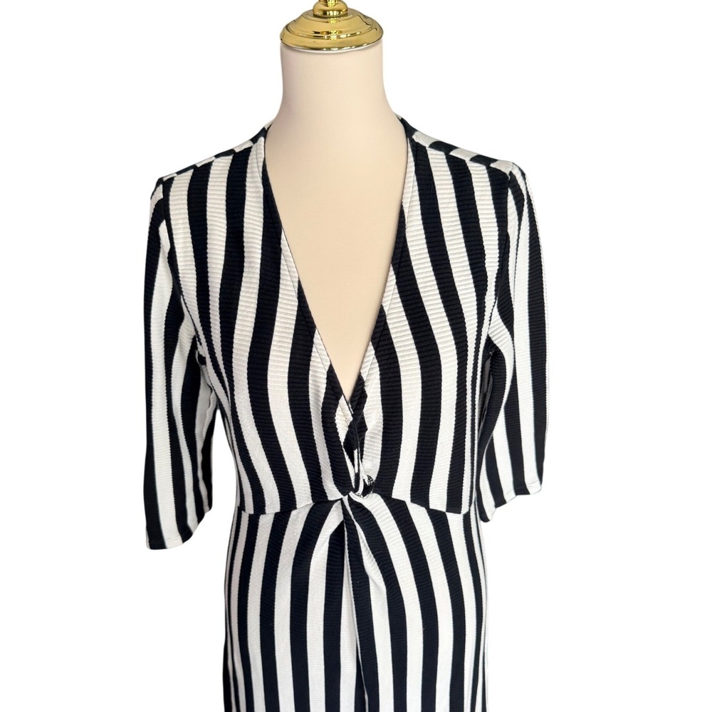 Lea & Viola Black White Striped Wide Leg Jumpsuit Twist Front V Neck Size Large - Picture 3 of 13